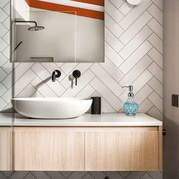 JASAI Clear Glass Small Soap Dispenser, Bathroom Soap Dispenser with Strudy Pump for Small Kitchen and Bathroom, Kitchen Soap for Lotions, Dish Soap, Hand Soap, Body Oil.